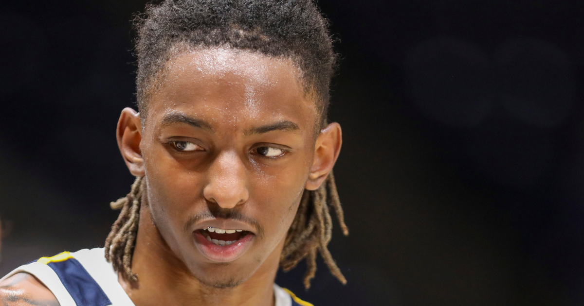 Javon Small signs two-way deal with Grizzlies