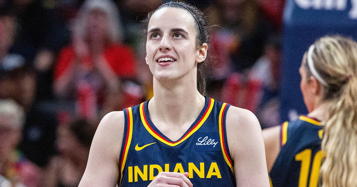 Caitlin Clark jabs reporter after phone rings during postgame press conference