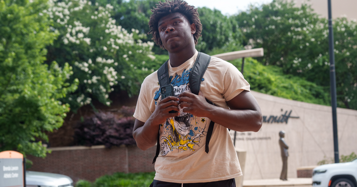 Tennessee makes a move for 4-star linebacker TJ White