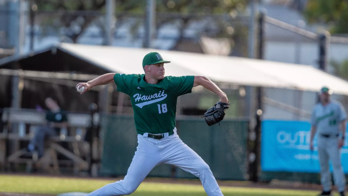 Hawaii pitcher commits to Florida Gators