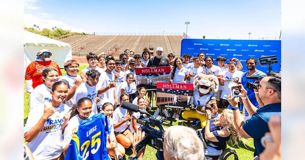 Los Angeles Rams build new locker rooms for Hawaii high school football team