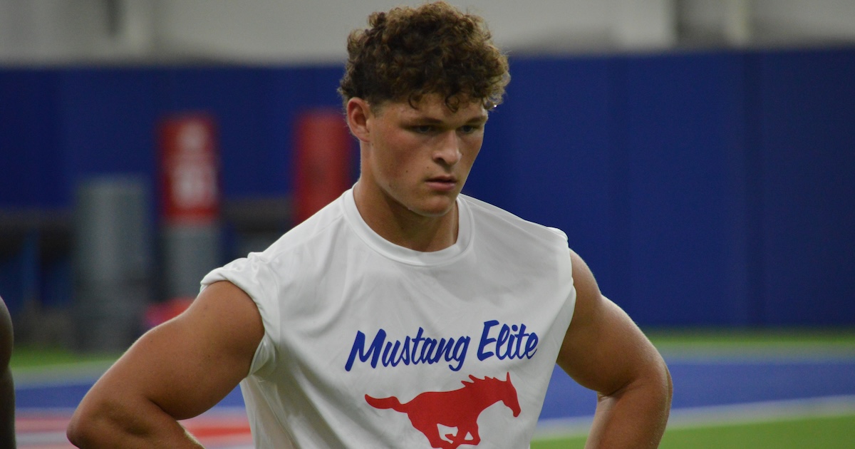 Ole Miss offers son of legendary NFL TE Jason Witten