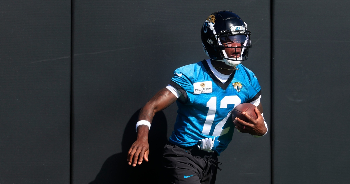 Jacksonville Jaguars sign Travis Hunter to rookie contract