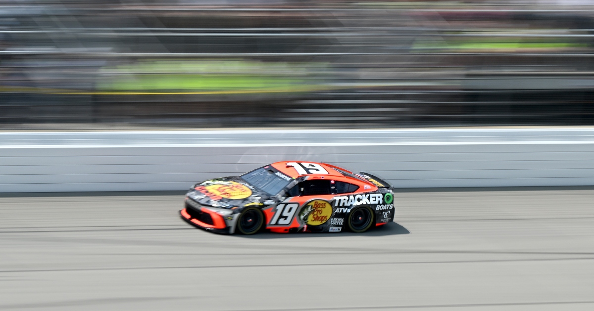 Chase Briscoe outlasts Denny Hamlin to win at Pocono, first with Joe Gibbs Racing