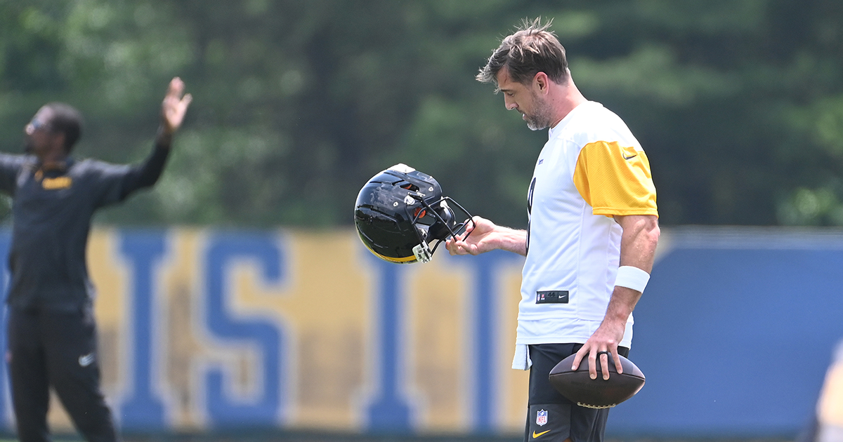 Aaron Rodgers doubles down on approach to relationship with Steelers rookie QB Will Howard