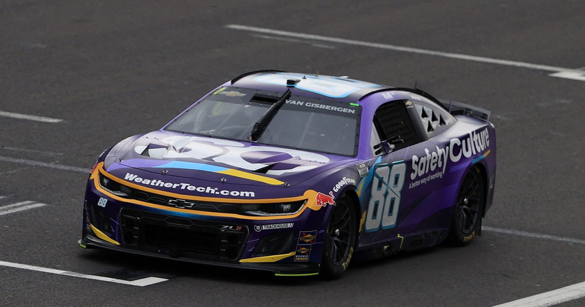 Report: Shane van Gisbergen tire changer hospitalized after flying tire at Pocono, extent of injuries revealed