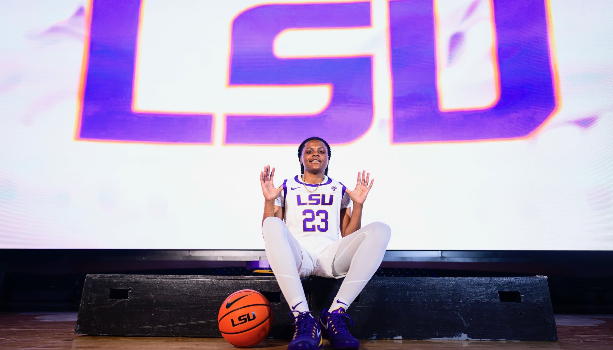 Transfer PG MiLaysia Fulwiley steps on LSU's campus for first time