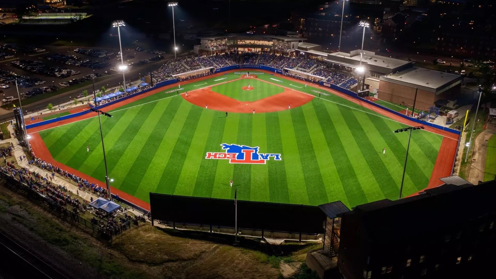 Riley Fisher commits to Diamond Dogs