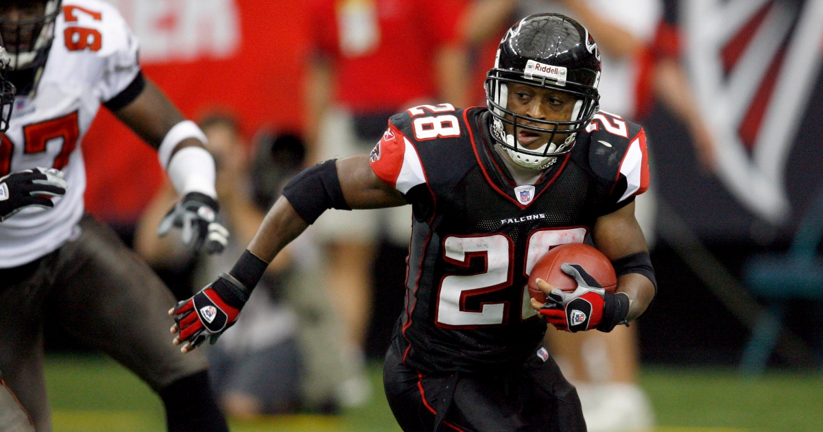 Warrick Dunn hangs out with Chase Elliott, praises NASCAR ahead of Atlanta race