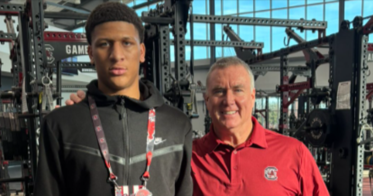 South Carolina football recruiting target sets commitment date