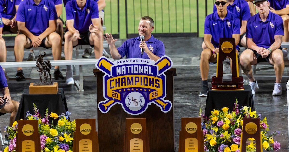 Jay Johnson explains why pitchers in portal should transfer to LSU
