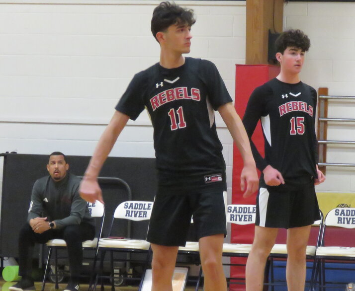 Neuenhaus makes college pick