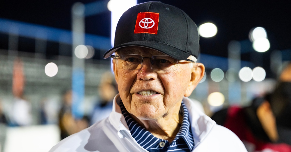 Joe Gibbs highlights biggest differences between NFL coaching, being NASCAR owner