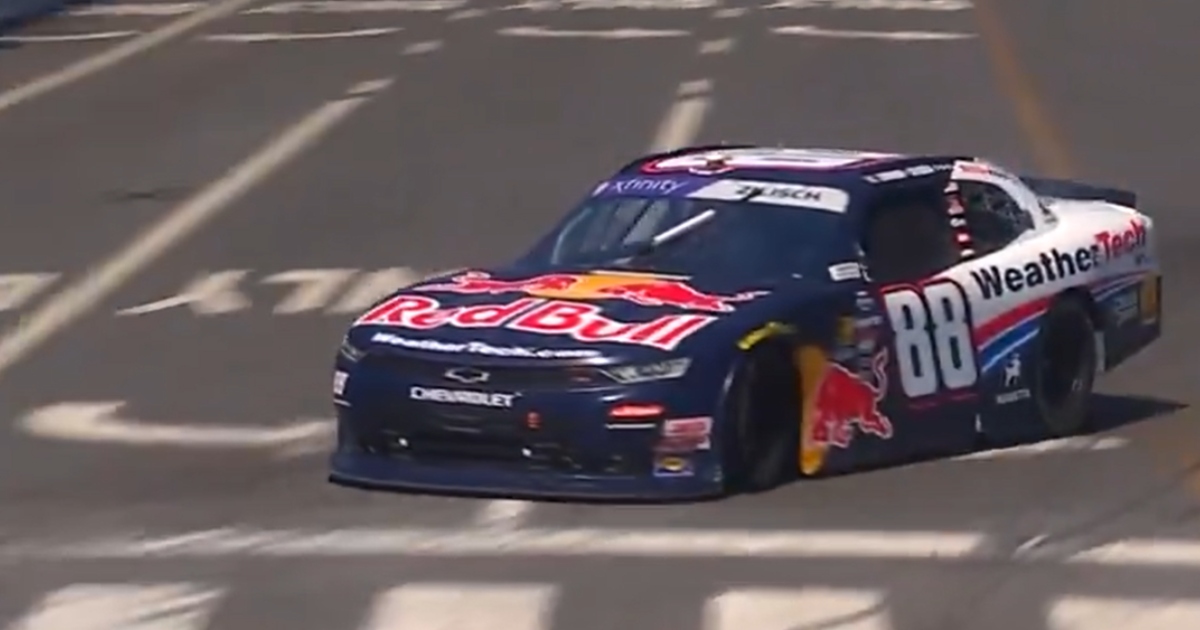 Connor Zilisch slams tire barrier while leading Xfinity Series practice at Chicago