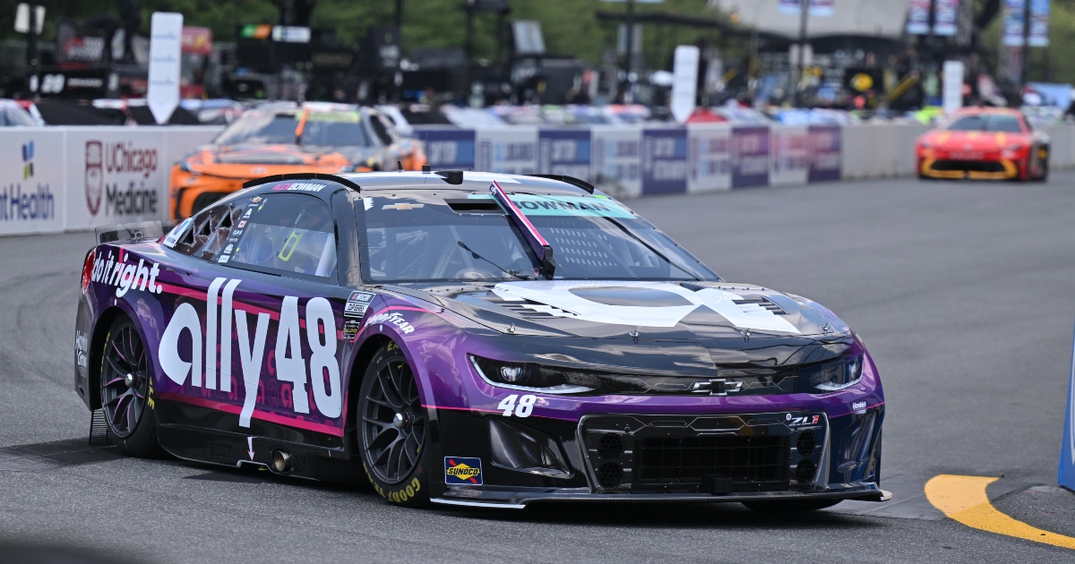 Alex Bowman reacts to intense battle with Bubba Wallace at Chicago: 'Felt like he kind of did it to himself'