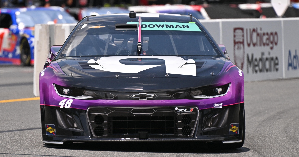 Bubba Wallace, Alex Bowman exchange words after incident during Chicago Street Race