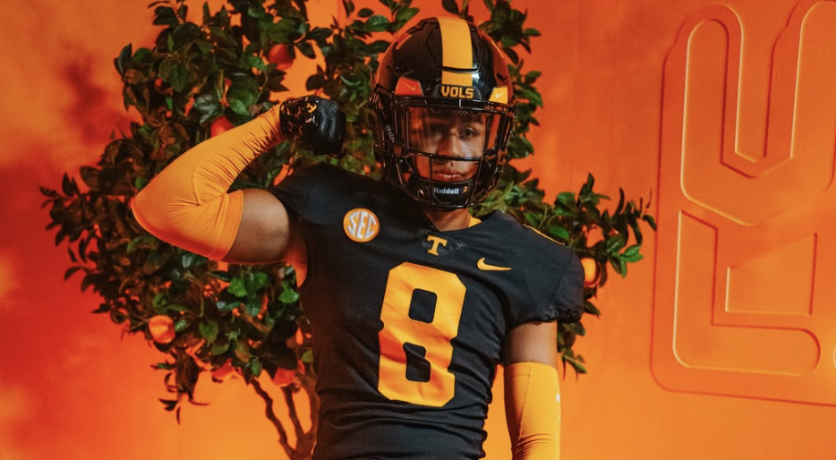 Deep relationships help Tennessee hold off Texas to land commitment ...