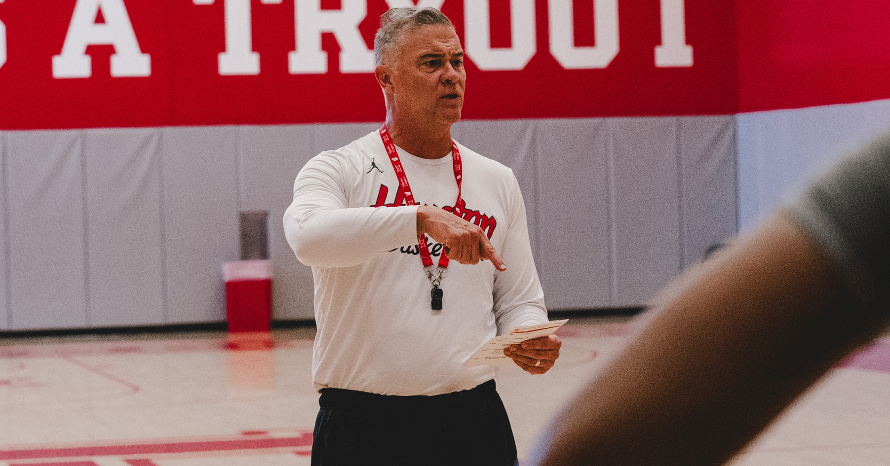 Matthew Mitchell coaching in red at Houston is very, very weird