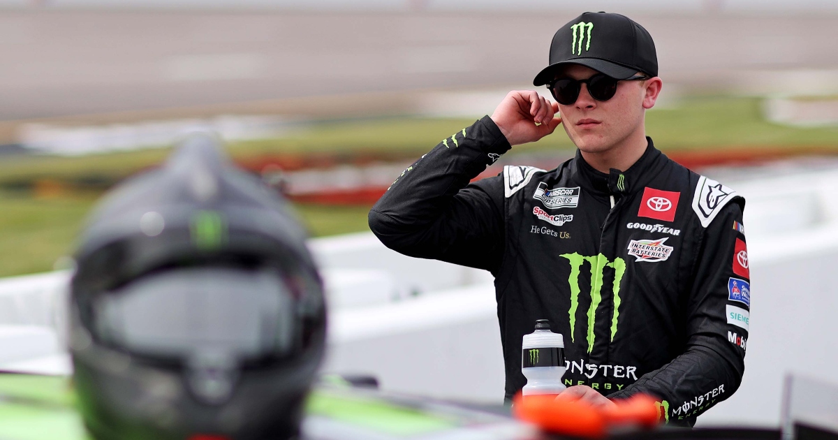 Kevin Harvick vehemently backs Ty Gibbs in pit road scuffle with Brad Keselowski pit crew