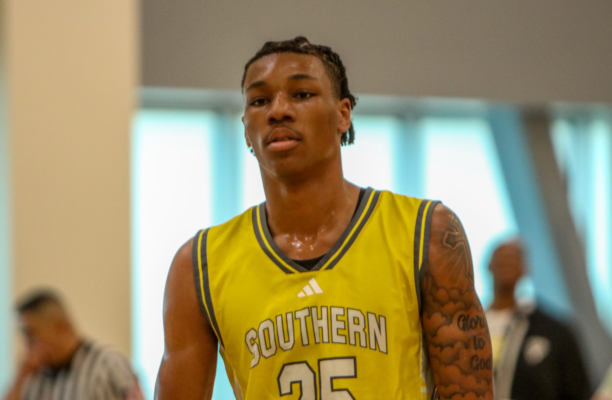 Top-40 overall recruit Davion Adkins down to 6 schools