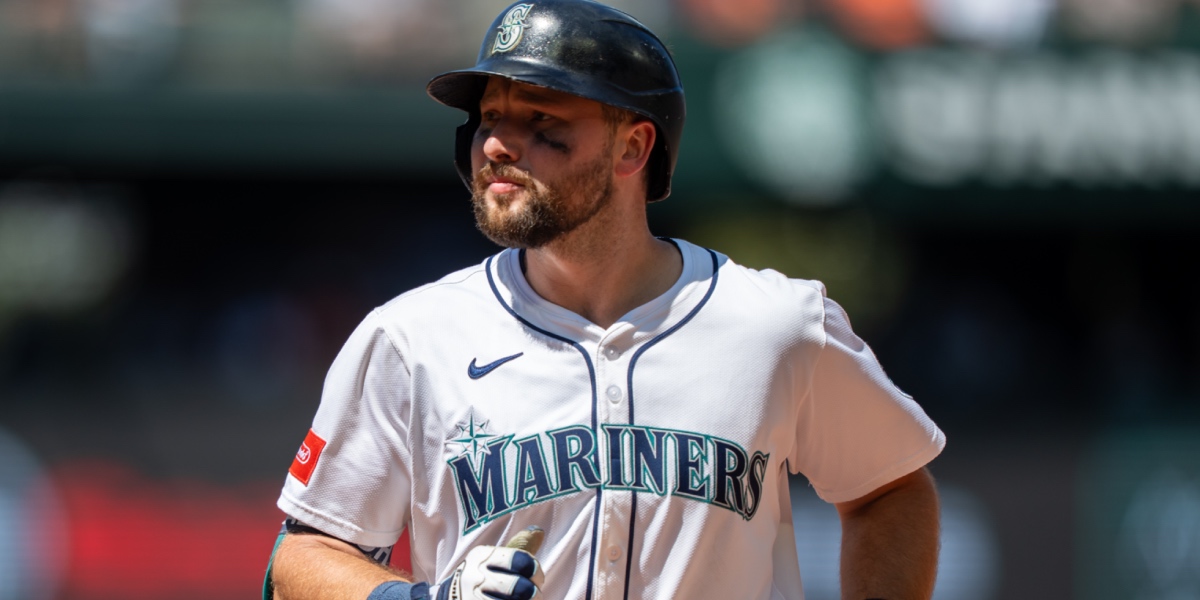 Seattle Mariners offer services of Big Dumper as Coldplay concert scandal goes viral