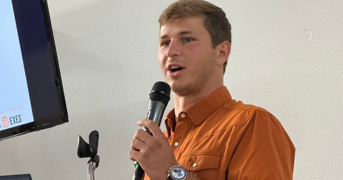 UT All American safety Michael Taaffe speaks at the 2025 Texas-Exes ...