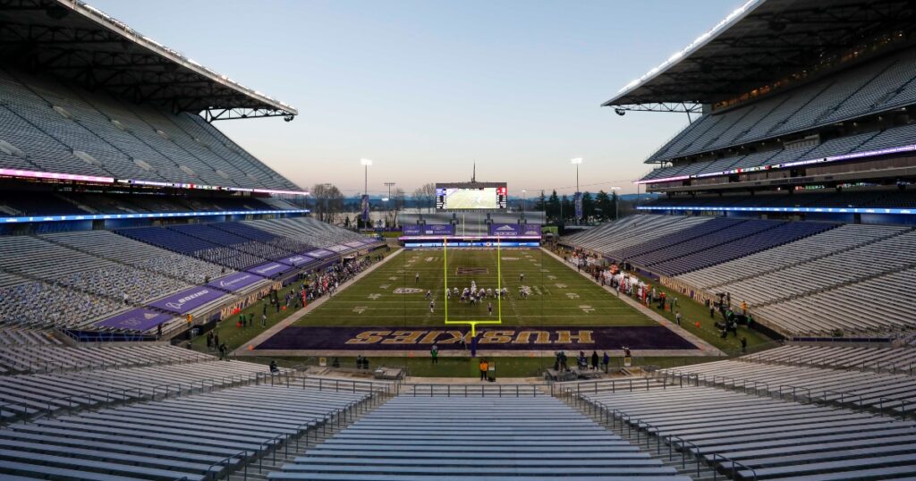 Husky Stadium, Washington football