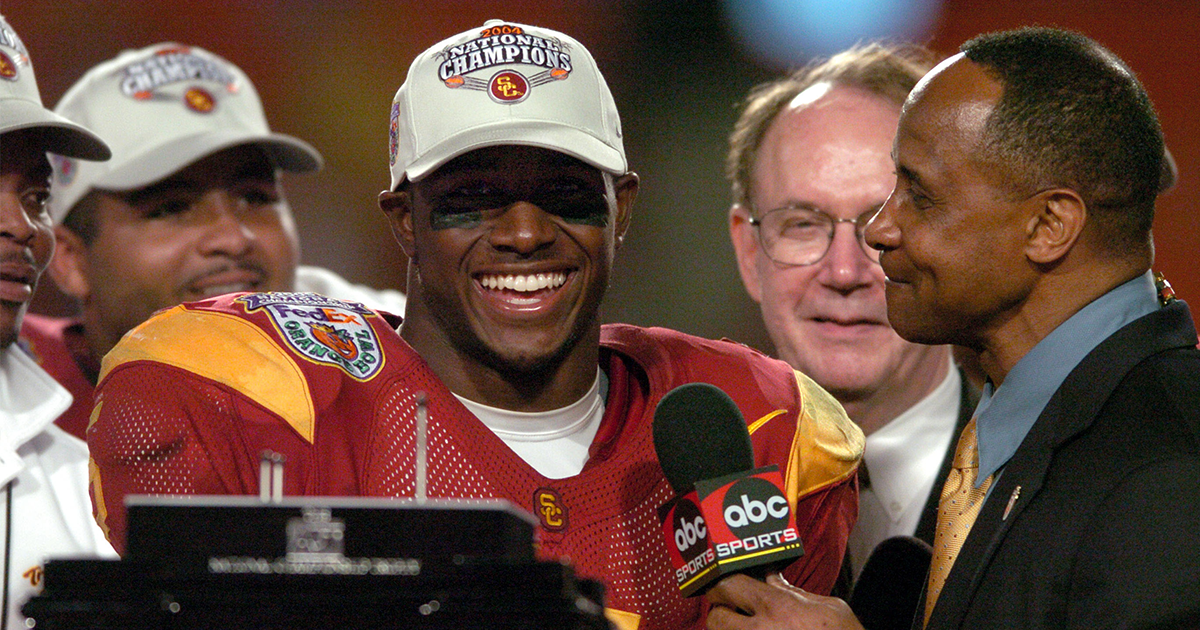 WATCH: Big Ten players fail to identify Reggie Bush with Heisman Trophy