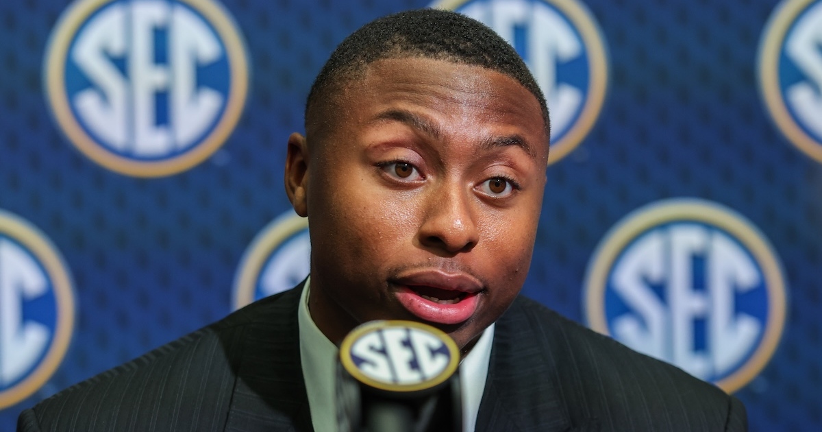 DJ Lagway explains approach to handling pressure as Florida's QB1