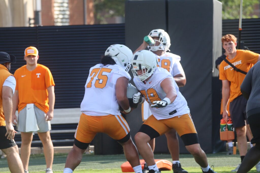 OL Gage Ginther reps against Wendell Moe in OL drill