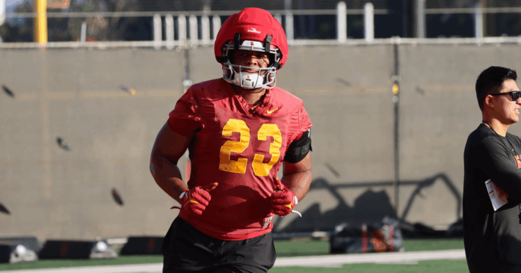 USC tight end Walter Matthews