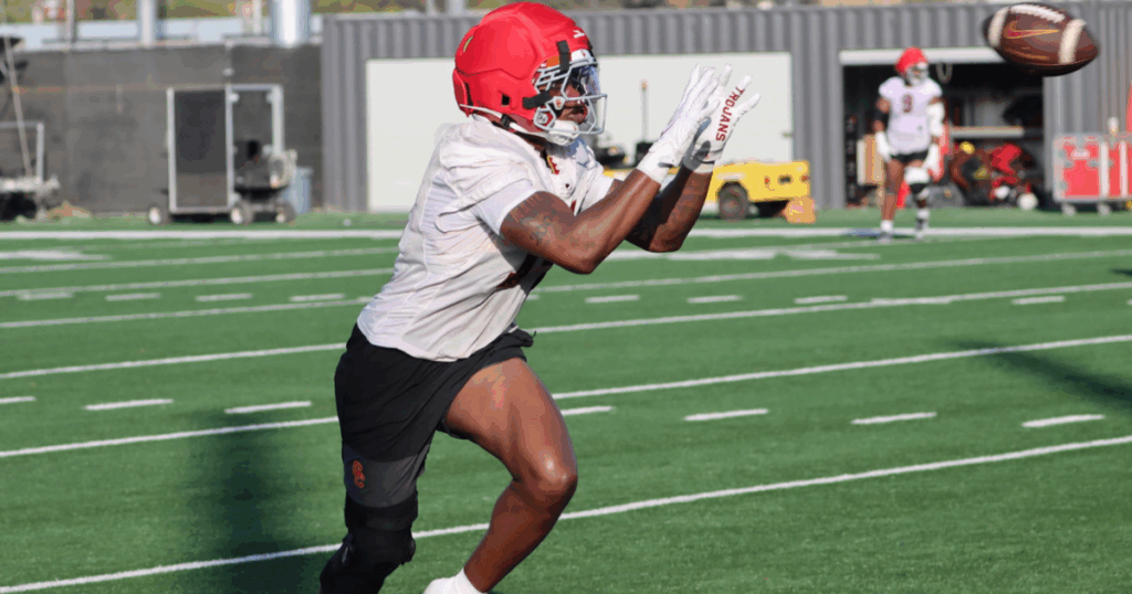 USC linebacker Ta'Mere Robinson