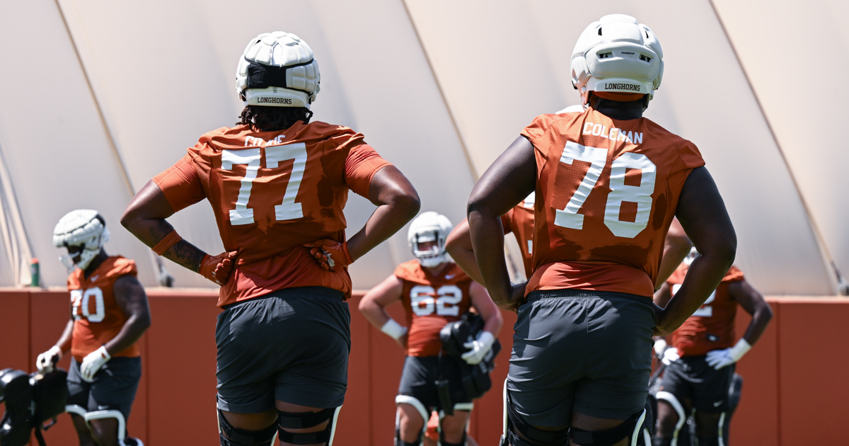 Report: Texas offensive lineman out for season with knee injury