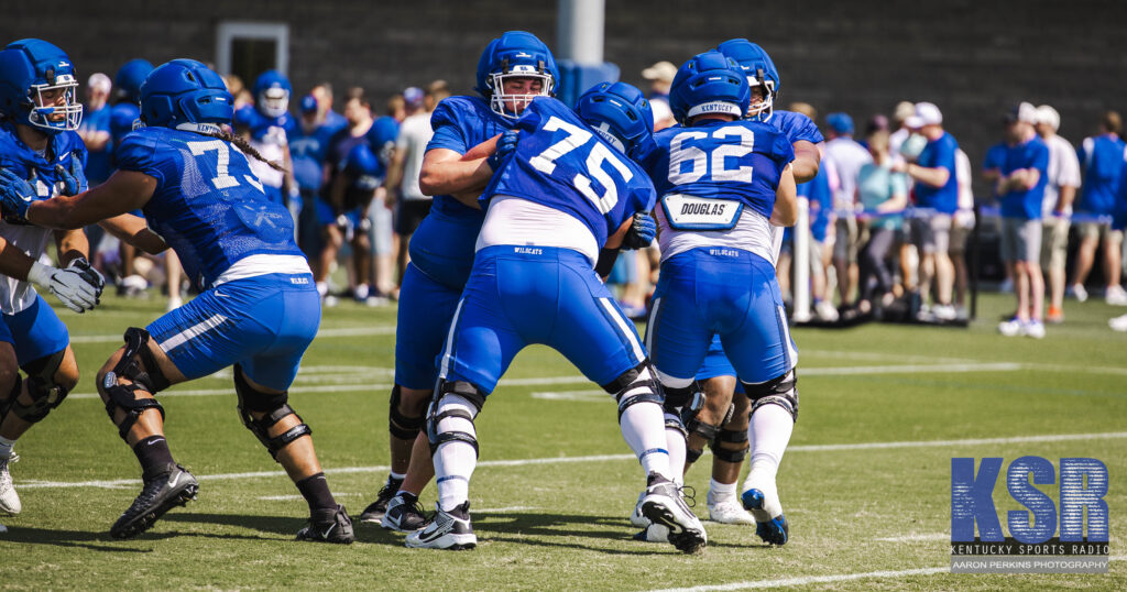Kentucky OL Josh Braun and Jager Burton