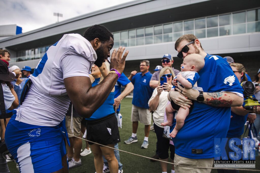 Peek-a-boo at Kentucky Football Fan Day, via Aaron Perkins, KSR
