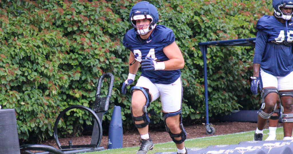 Nitni Lions defensivos Tackle Waffal. (Pike/BWI)