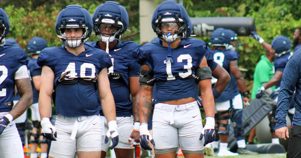 Pen State Linebacks Antony Speca e Tony Rosas. (Pike/BWI)