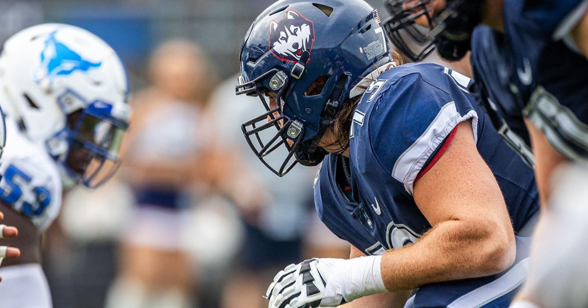 UConn Football OL Wes Hoeh Named to Rimington Trophy Watch List