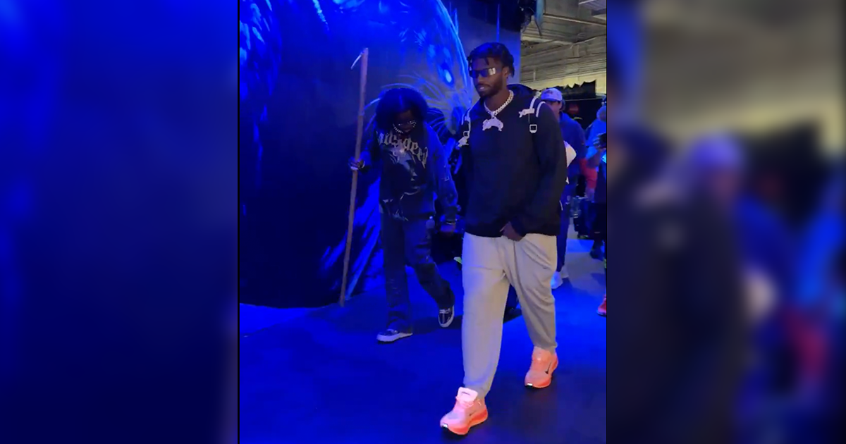 WATCH: Shedeur Sanders arrives for first NFL preseason start with cohort carrying scythe