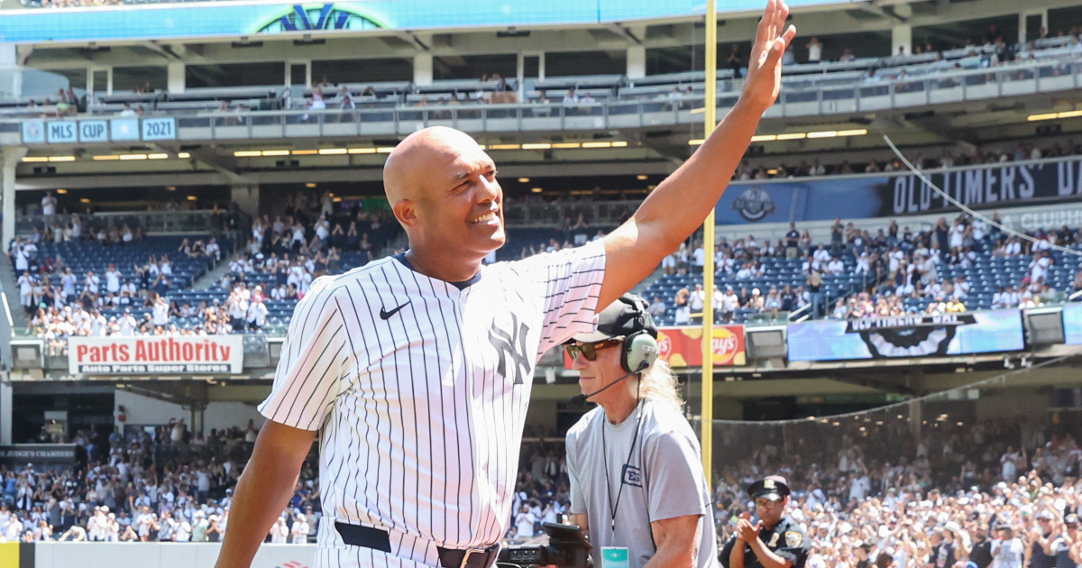 Mariano Rivera suffers torn Achilles in Yankees Old-Timers' game