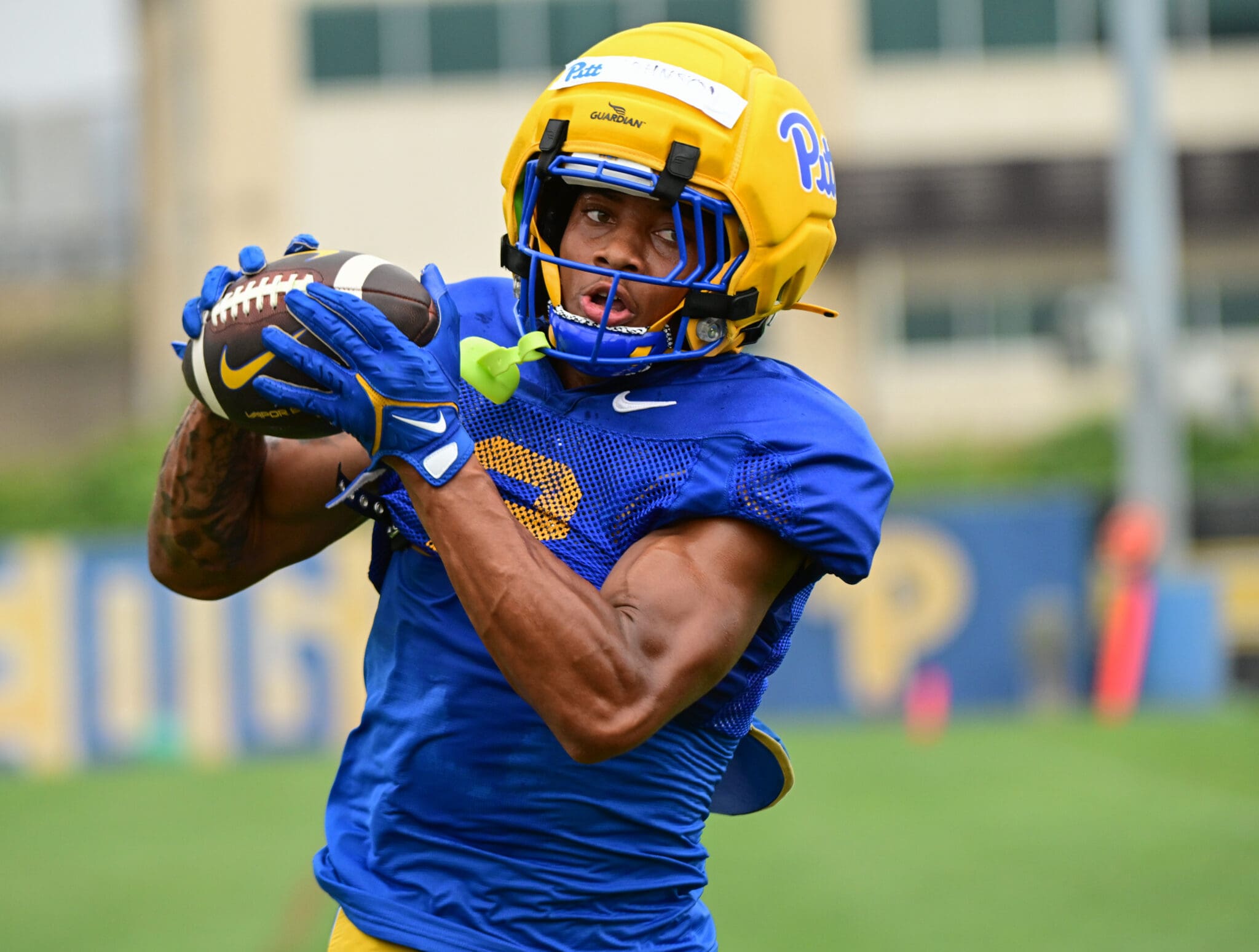 Sights & Sounds: Kenny Johnson, WRs Work on Perfecting Routes