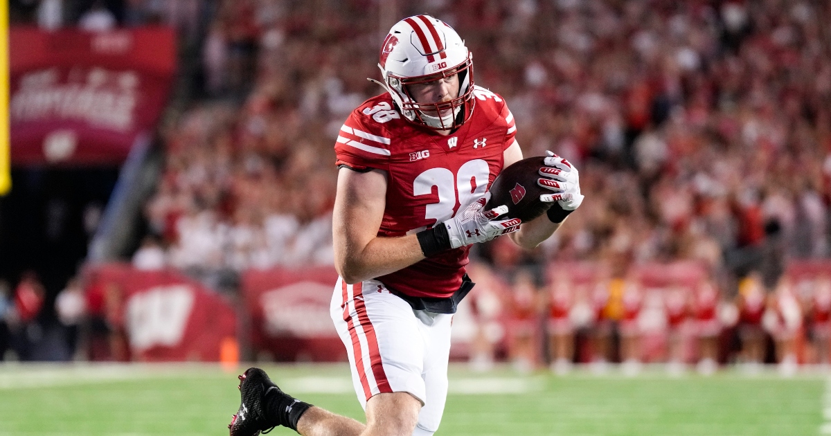 Wisconsin Tight End Tucker Ashfcraft Will Enter the Transfer Portal