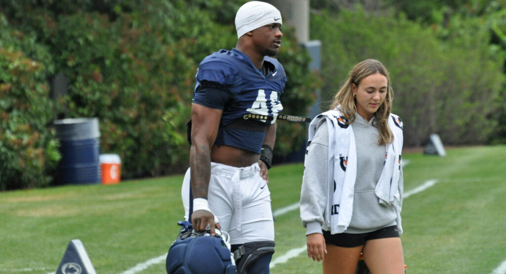 Defensive end Cortez Harris