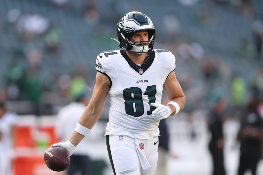 Philadelphia Eagles tight end Grant Calcaterra (81) before action against the Cincinnati Bengals at Lincoln Financial Field.
