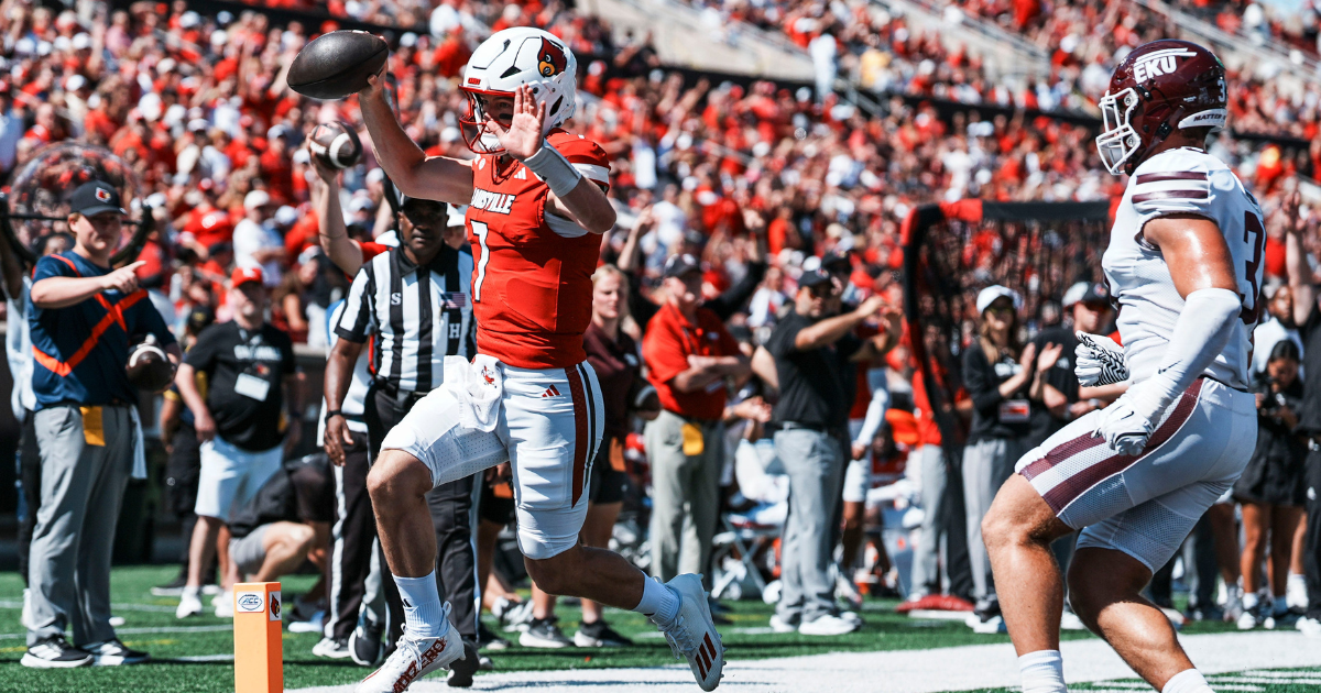 Miller Moss shows poise and confidence in first Louisville start