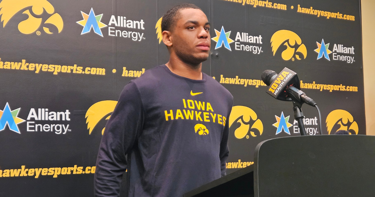 Los corredores de Hawkeye brillan en el primer partido