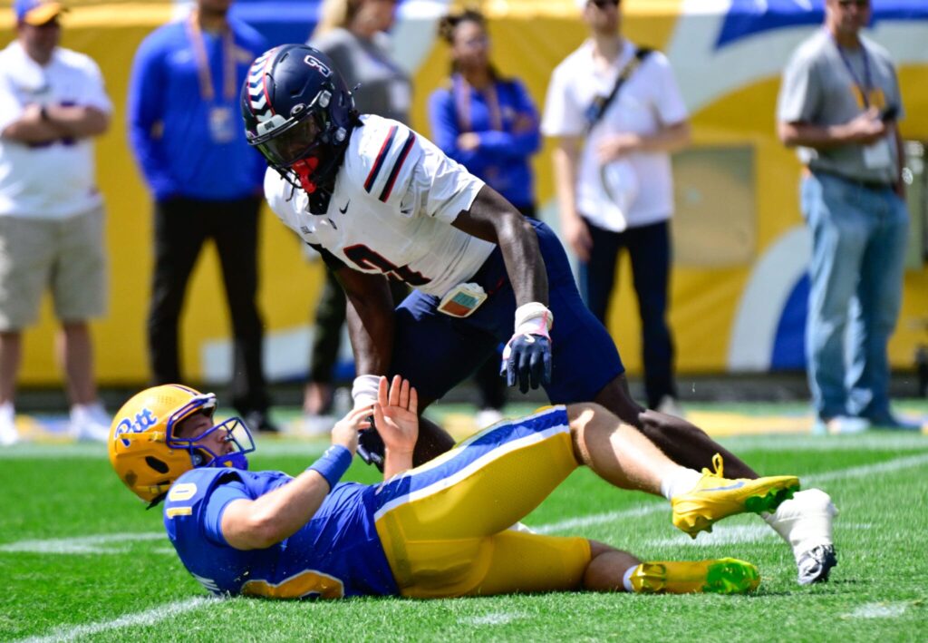 Transfer LB Jabari Odoemenem brings pressure on Pitt QB Eli Holstein. Aug. 30, 2025 -- Ed Thompson / PSN
