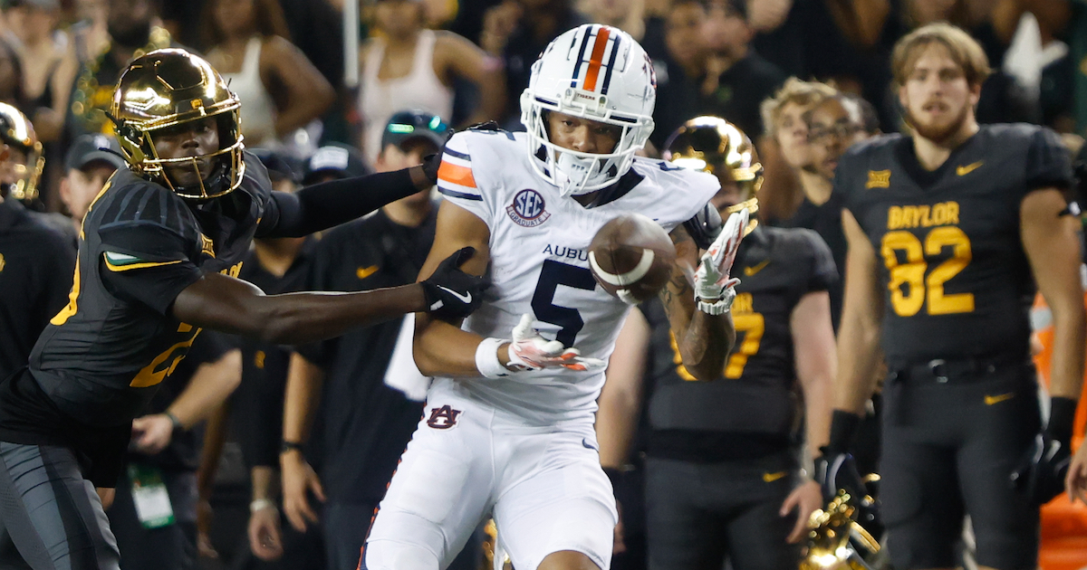 Fields overcomes miscue to make huge play
