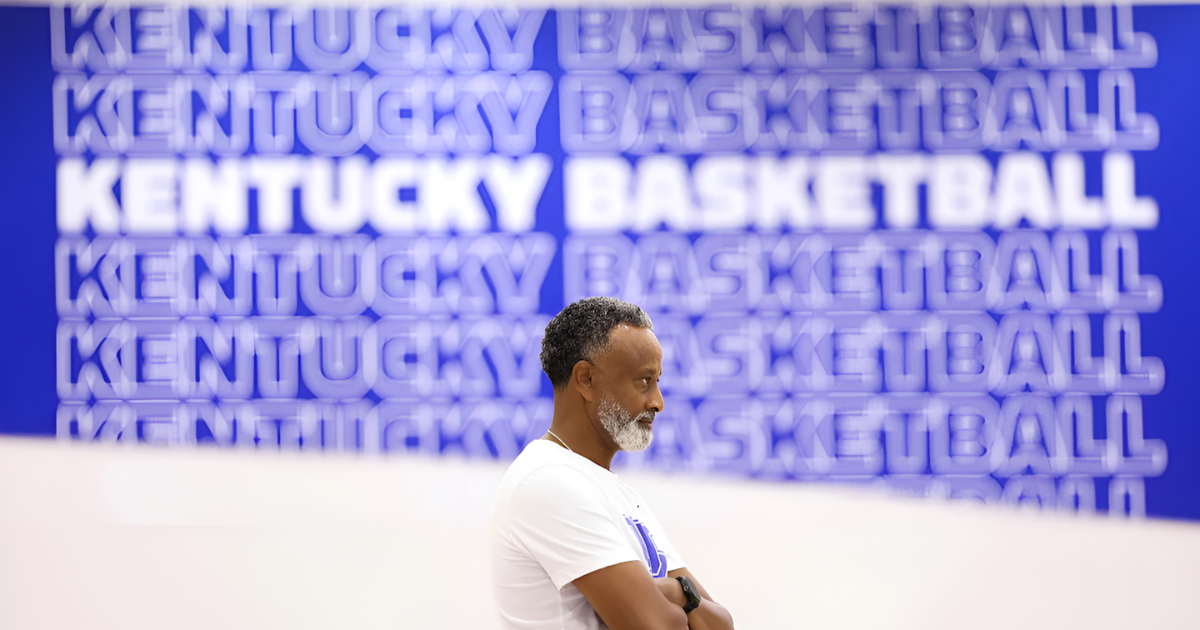 ‘You might think it’s just basketball, but it’s going to translate anywhere else in life.’ Kenny Brooks’ culture is 1-of-1