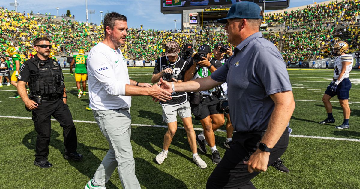 Oregon Climbs to No. 6 in AP Poll Following Win Over Montana State
